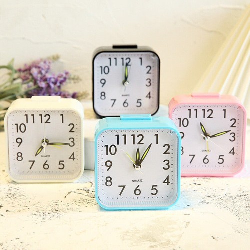 Quartz alarm clock with - alarm, night