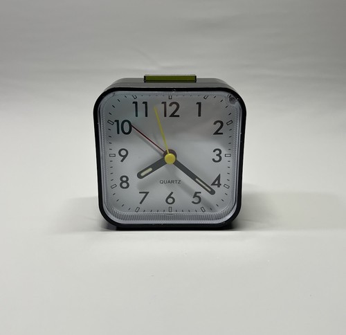 Non ticking silent alarm clock - non,